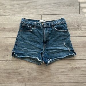 Abercrombie & Fitch High Rise 4” Mom Short